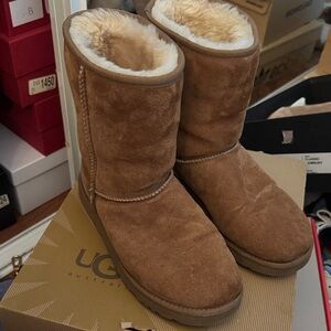 UGG Women's Short Shearling Boots - Chestnut Brown